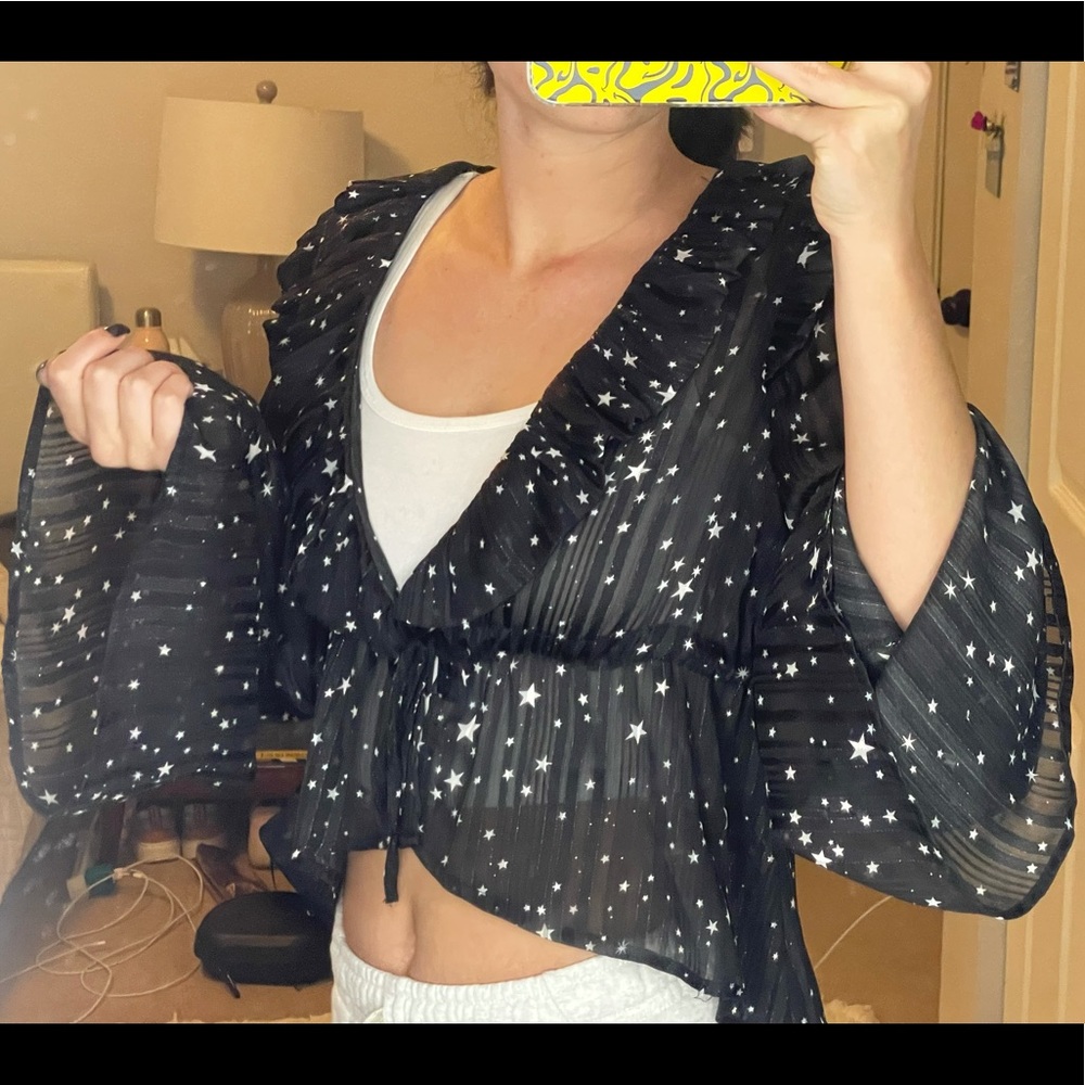 Bell sleeve star tie top